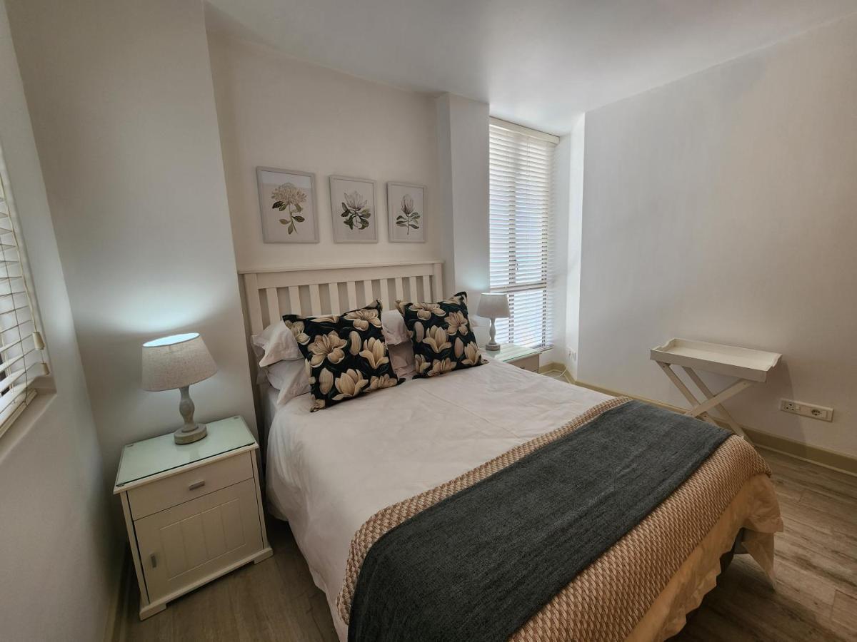 Apartment Hibernian Towers 1203 Strand